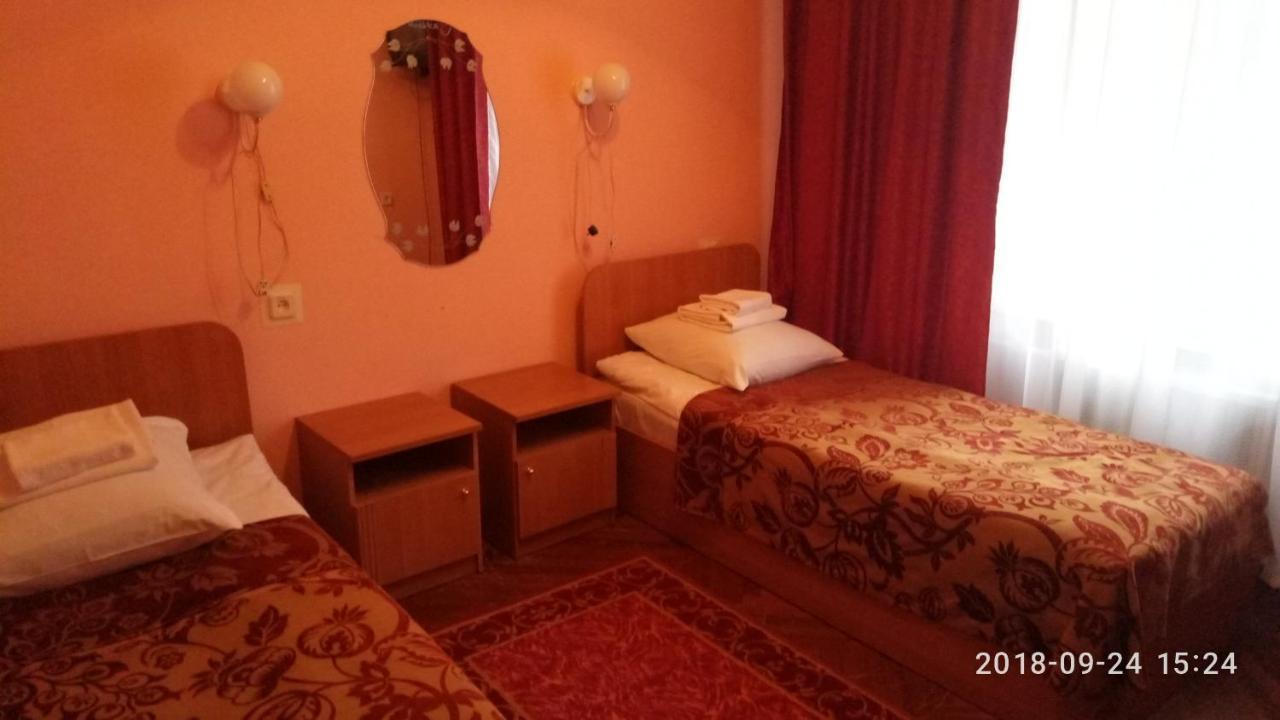 Kolos Hotel Obolon Kijev Kültér fotó